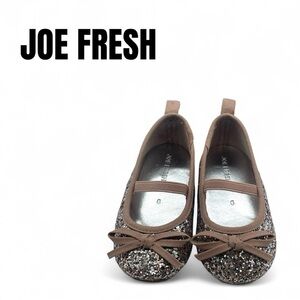 095 Joe Fresh Glittery Rose Gold Ballet Flats